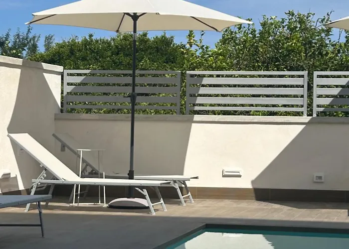 Aparthotel La BriSa Capo dʼOrlando
